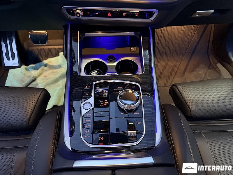 BMW X7 4.0i 2024 — Миниатюра 10