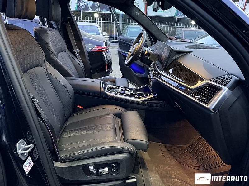 BMW X7 4.0i 2024 — Миниатюра 6