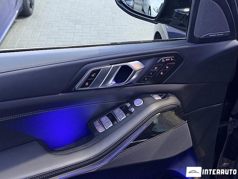 BMW X7 4.0i 2024 — Миниатюра 16