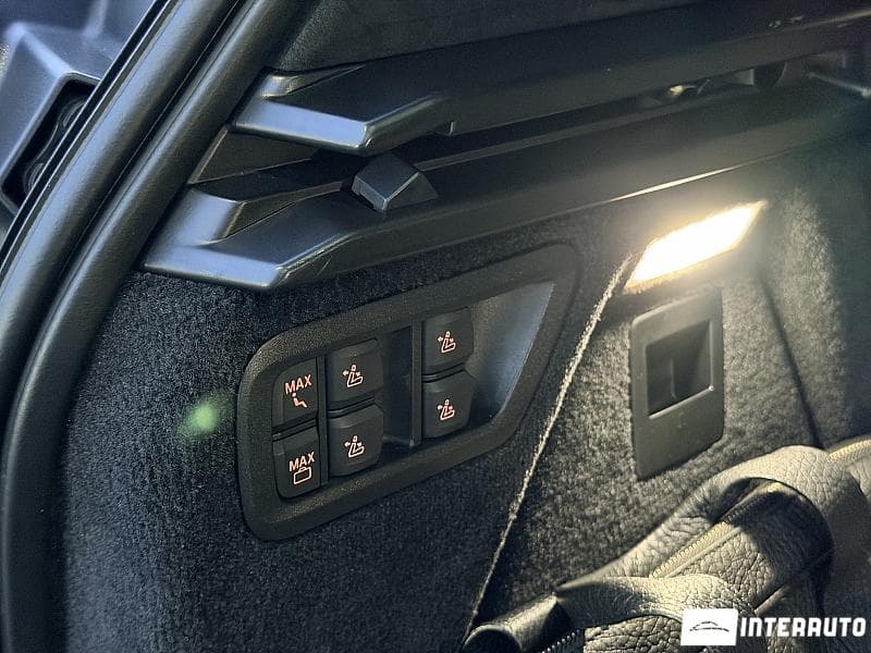 BMW X7 4.0i 2024 — Миниатюра 15