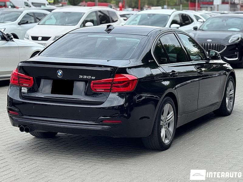 BMW 330E 2017 — Миниатюра 2