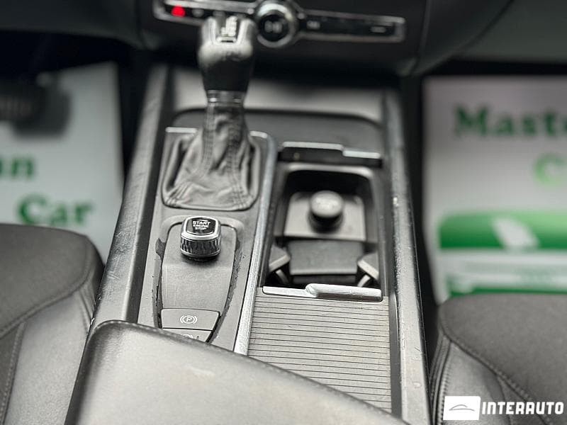 Volvo XC 60 2018 — Миниатюра 13