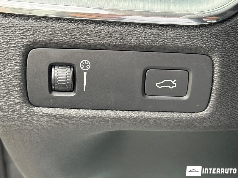 Volvo XC 60 2018 — Миниатюра 15