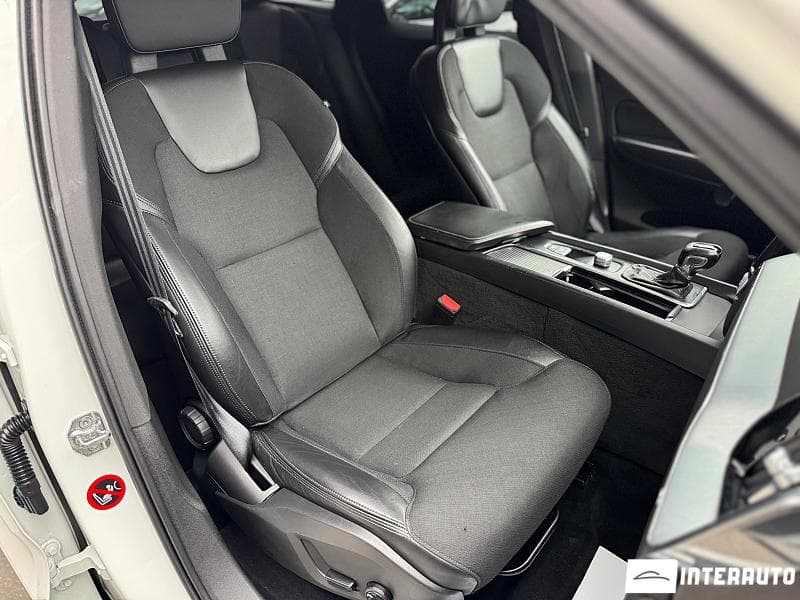 Volvo XC 60 2018 — Миниатюра 8
