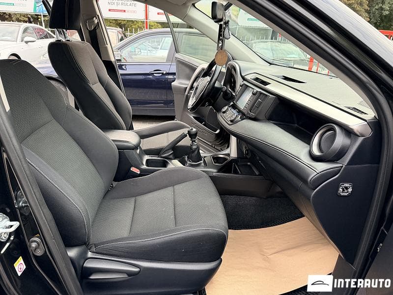 Toyota Rav-4 2016 — Миниатюра 6