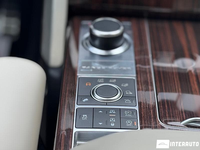 Land Rover Range Rover Vogue 2015 — Миниатюра 16