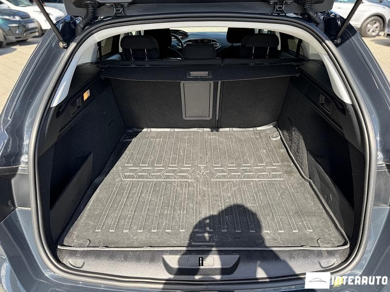 Peugeot 308 2019 — Миниатюра 19
