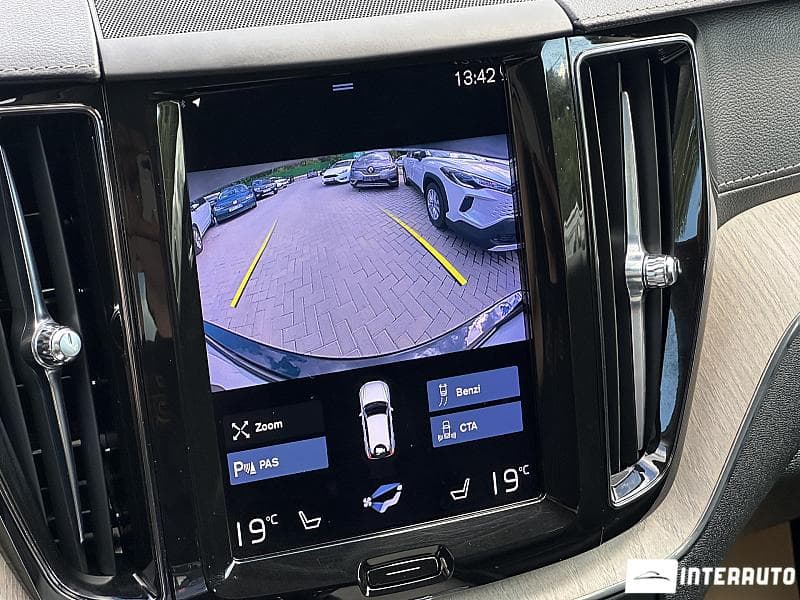 Volvo XC 60 2020 — Миниатюра 10