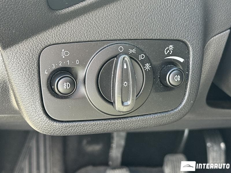 Ford C-MAX 2015 — Миниатюра 7
