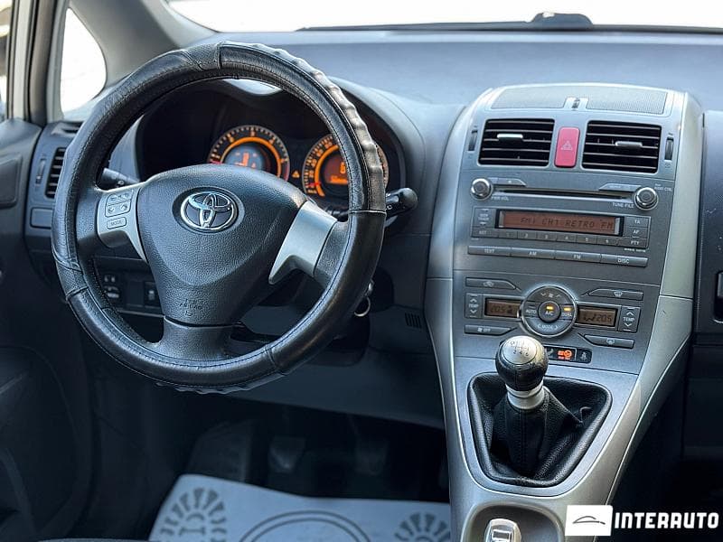 Toyota Auris 2009 — Миниатюра 8