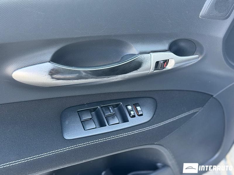 Toyota Auris 2009 — Миниатюра 5