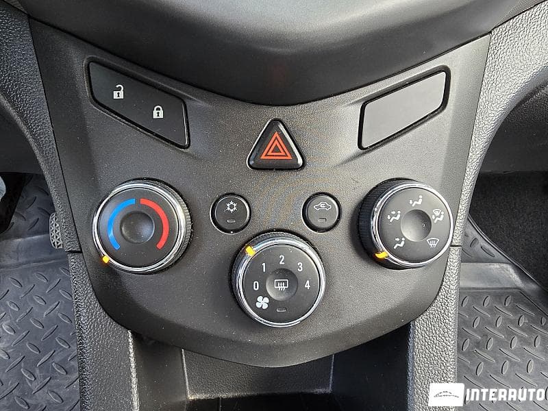 Chevrolet Aveo 2015 — Миниатюра 9