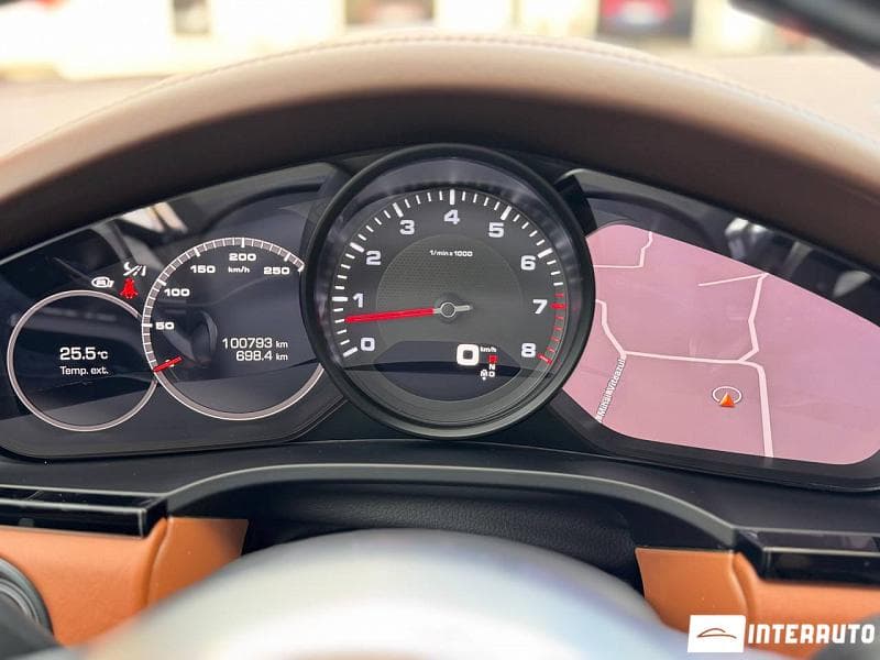 Porsche Cayenne 2018 — Миниатюра 10