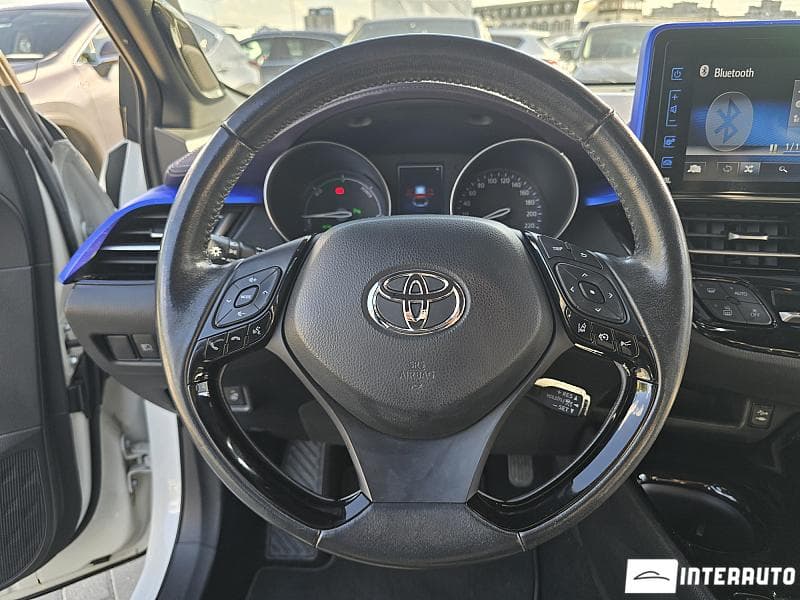 Toyota C-HR 2018 — Миниатюра 7
