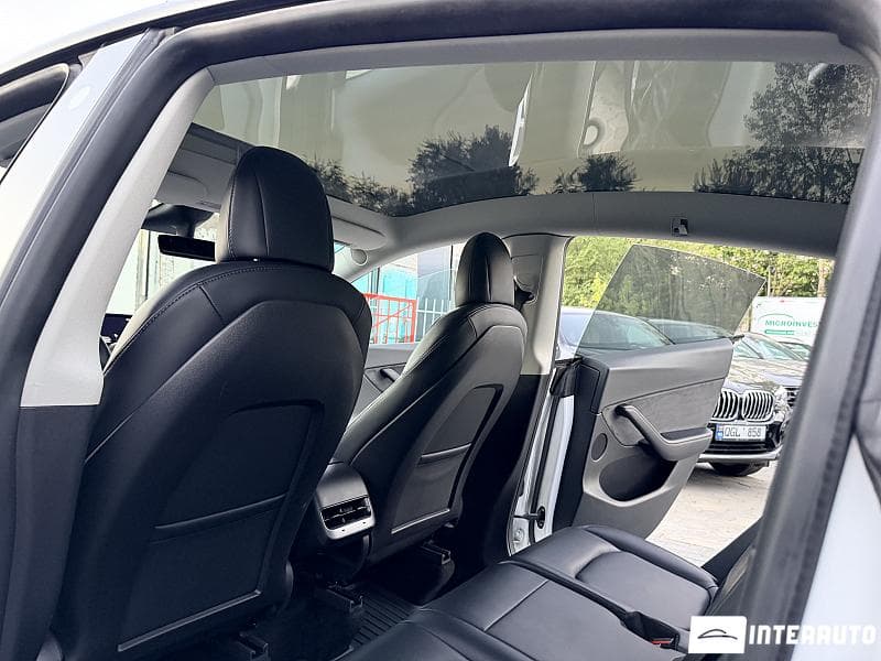 Tesla Model Y 2021 — Миниатюра 9