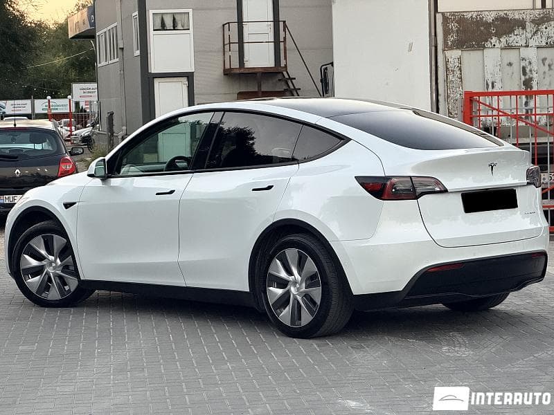 Tesla Model Y 2021 — Миниатюра 2