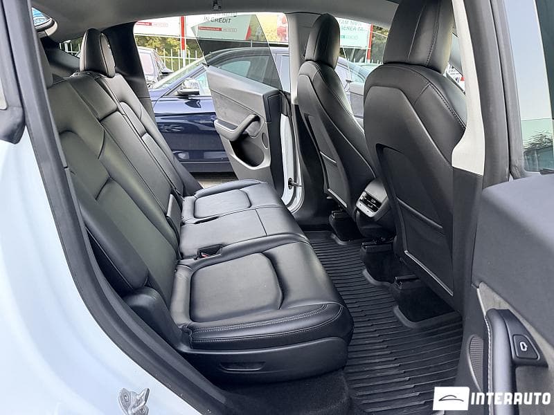 Tesla Model Y 2021 — Миниатюра 8