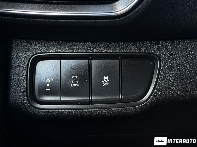 Hyundai Santa Fe 2018 — Миниатюра 8