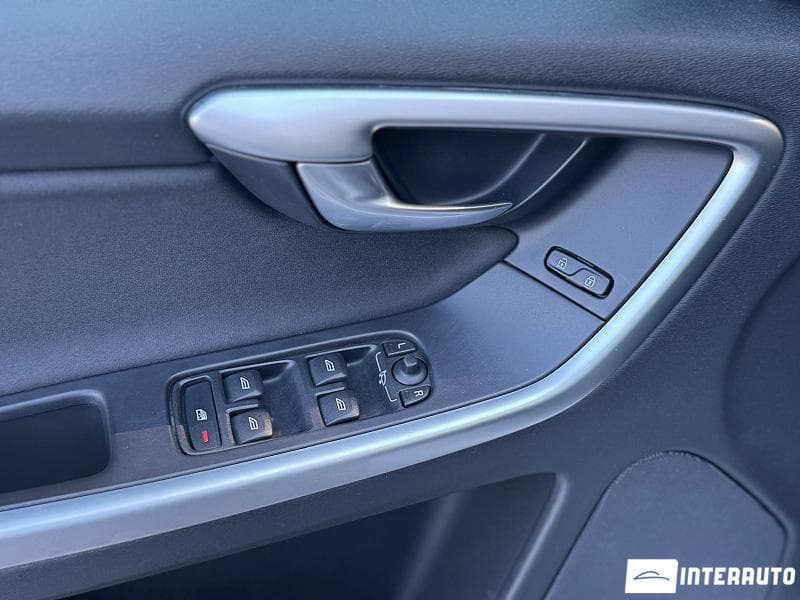 Volvo XC 60 2011 — Миниатюра 5