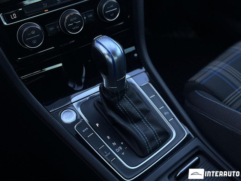 Volkswagen Golf GTE 2018 — Миниатюра 15