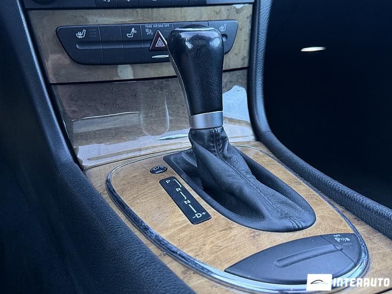 Mercedes E 220 2008 — Миниатюра 12