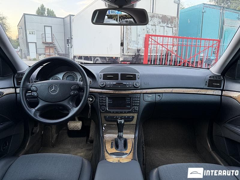Mercedes E 220 2008 — Миниатюра 8