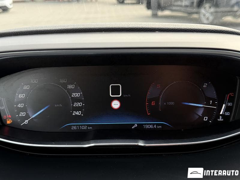 Peugeot 5008 2018 — Миниатюра 11