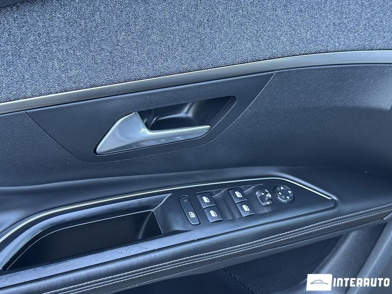 Peugeot 5008 2018 — Миниатюра 12