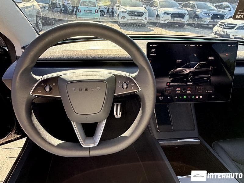 Tesla Model 3 2023 — Миниатюра 11