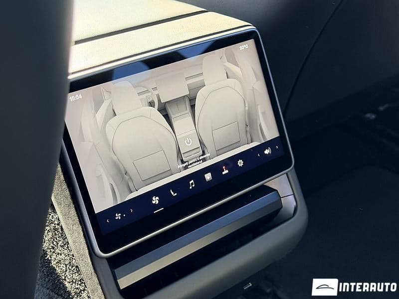Tesla Model 3 2023 — Миниатюра 19