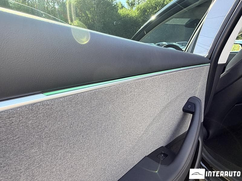 Tesla Model 3 2023 — Миниатюра 17
