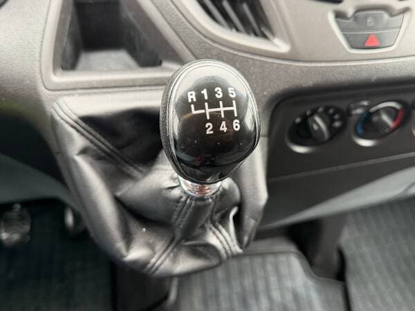 2012 Ford Transit — Miniatură 11