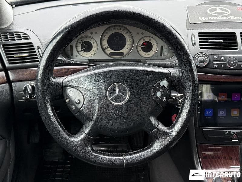 Mercedes E 220 2005 — Миниатюра 8