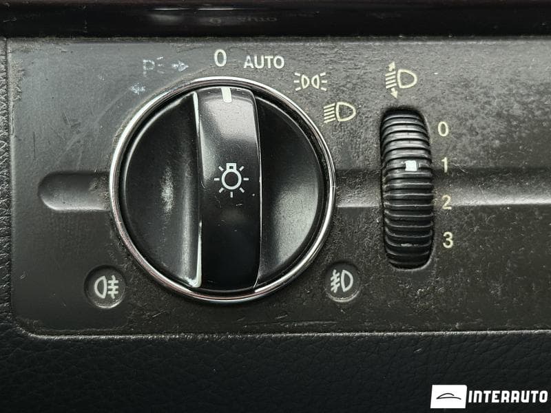 Mercedes E 220 2005 — Миниатюра 9