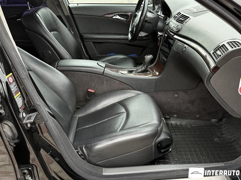 Mercedes E 220 2005 — Миниатюра 14