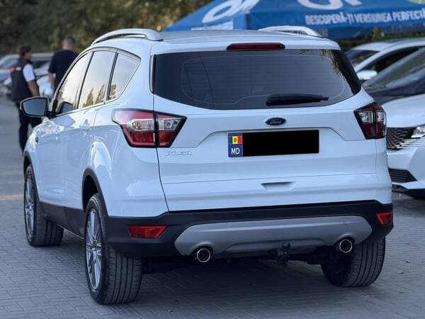 2017 Ford Kuga — Miniatură 4