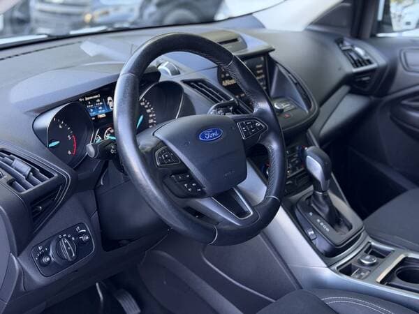2017 Ford Kuga — Miniatură 9