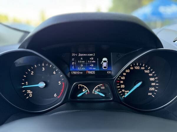 2017 Ford Kuga — Miniatură 8