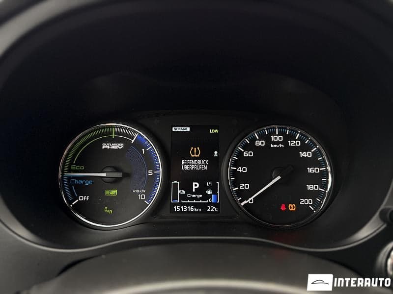 Mitsubishi Outlander 2018 — Миниатюра 12