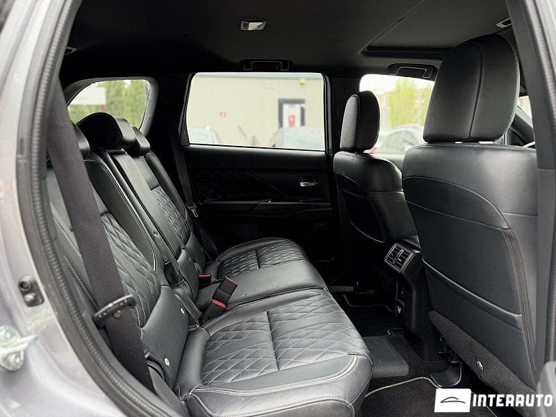 Mitsubishi Outlander 2018 — Миниатюра 19