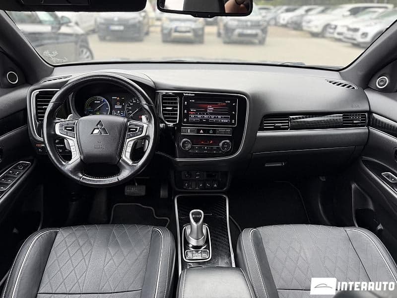 Mitsubishi Outlander 2018 — Миниатюра 17