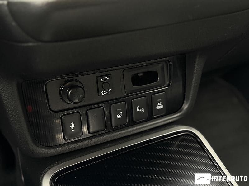 Mitsubishi Outlander 2018 — Миниатюра 14