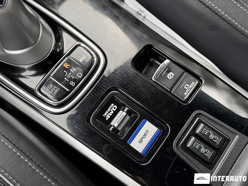 Mitsubishi Outlander 2018 — Миниатюра 16