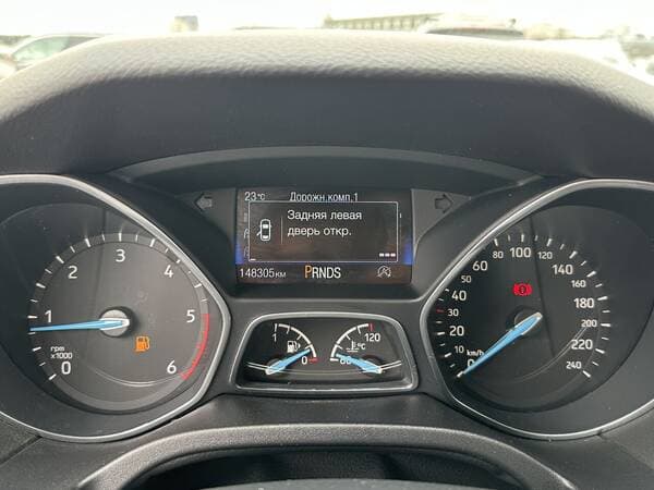 2017 Ford Focus — Miniatură 10