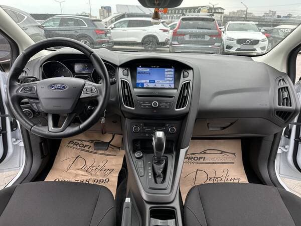 2017 Ford Focus — Miniatură 8
