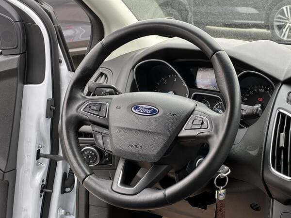 2017 Ford Focus — Miniatură 9