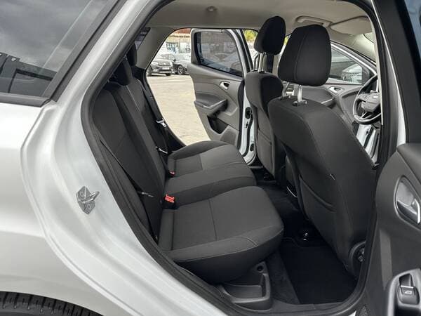 2017 Ford Focus — Miniatură 18