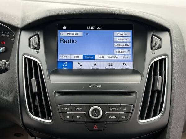 2017 Ford Focus — Miniatură 12