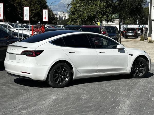 2019 Tesla Model 3 — Miniatură 3