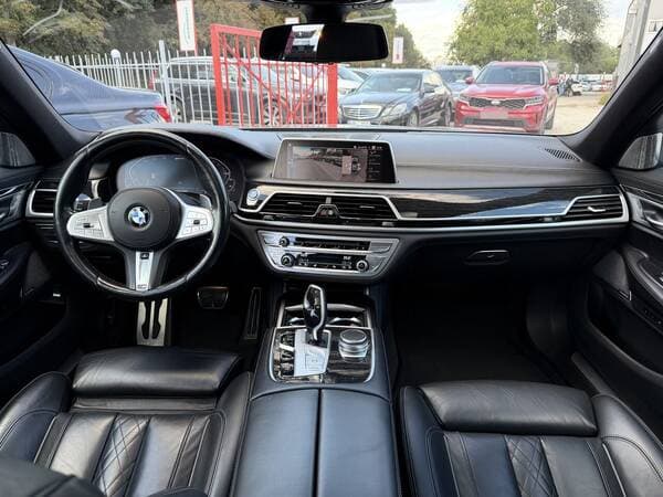 2019 BMW 745e — Miniatură 9